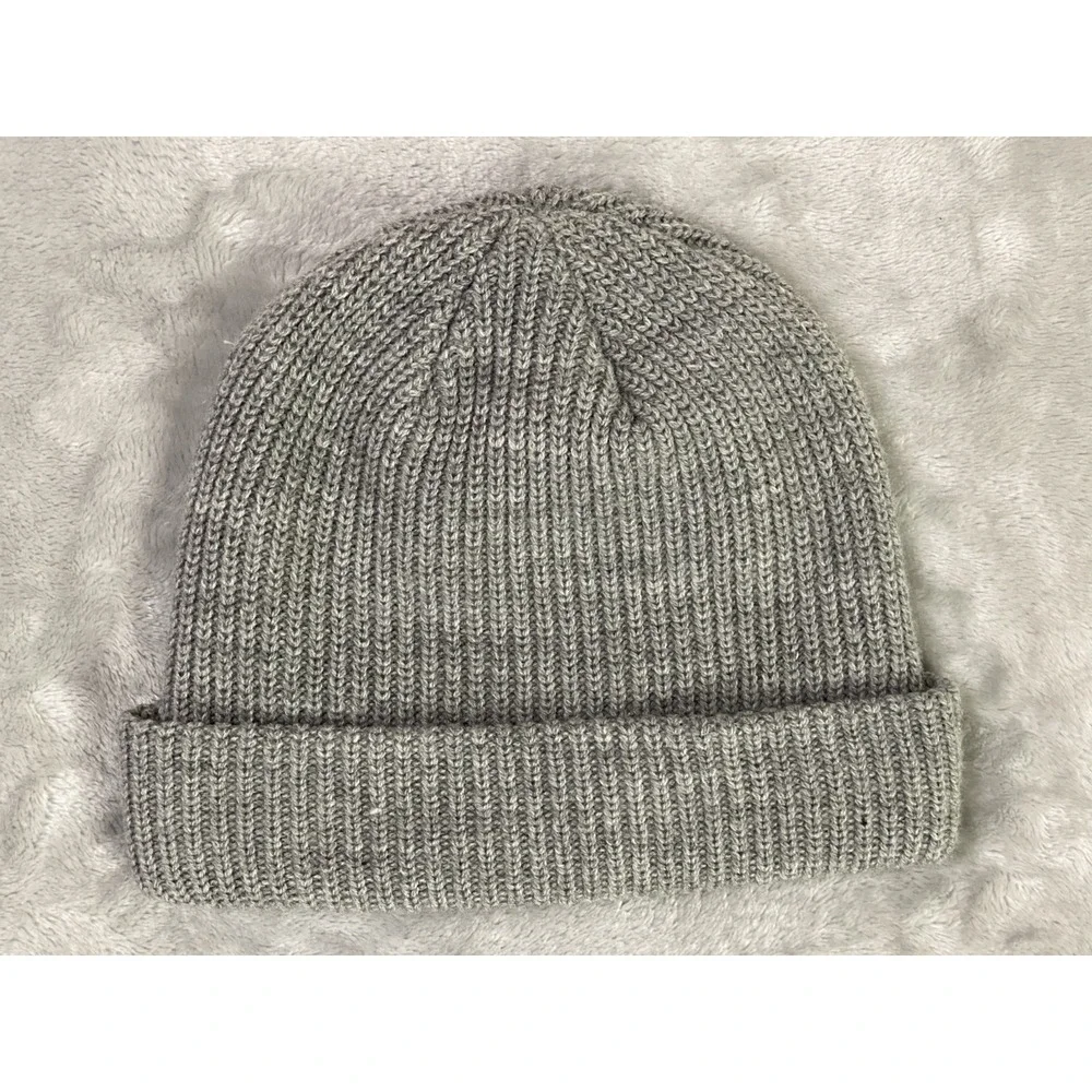 Travis Mathew Beanie Hat Mens OS Heather Grey 1MV356 Ribbed Knit Leather Patch